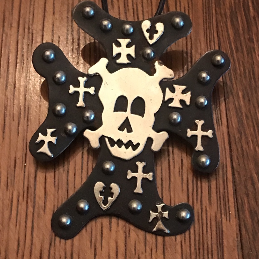 Metal Skull and Cross Necklace